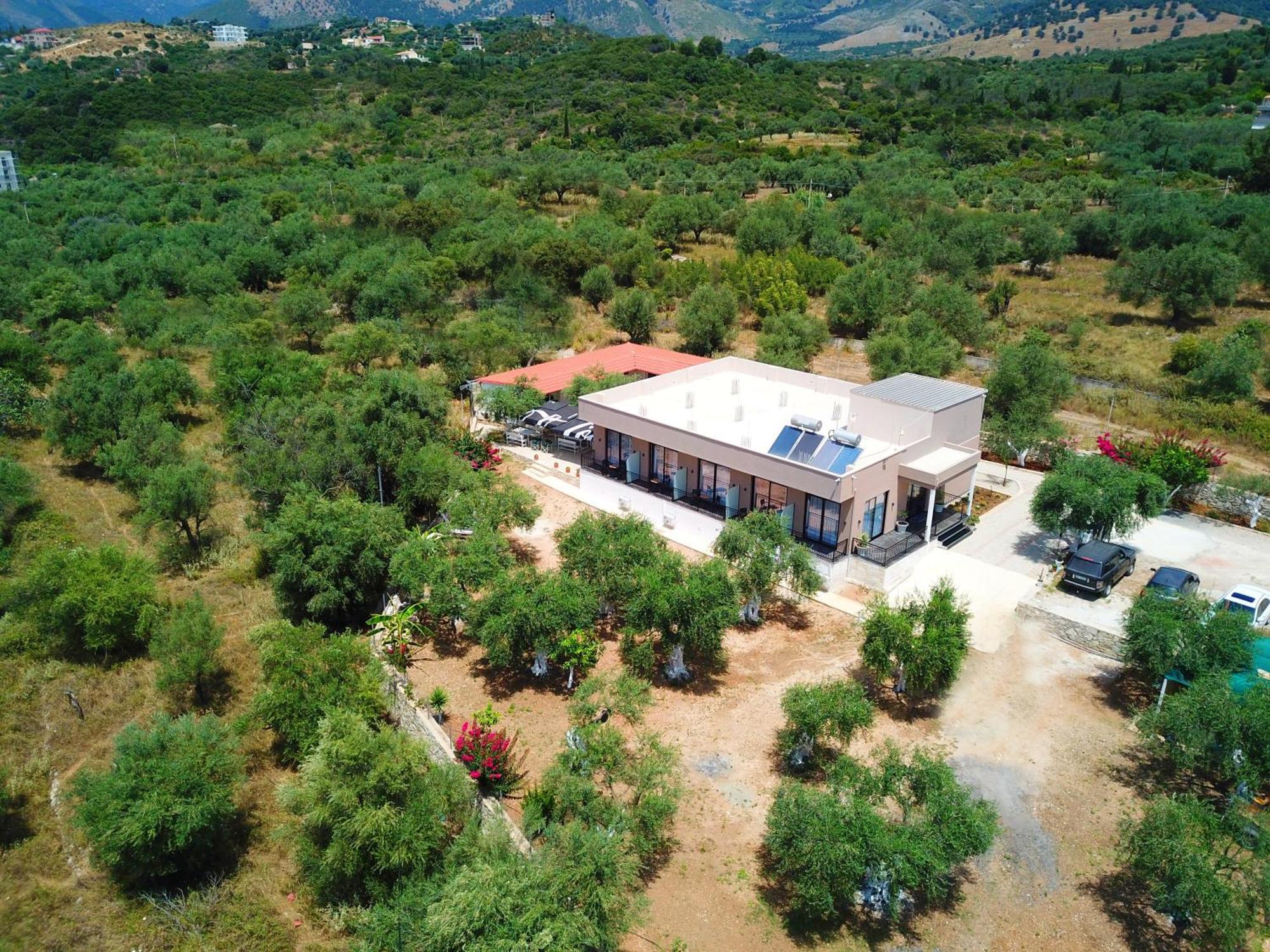 Mezzanine Bay Hotel Himare Exterior photo